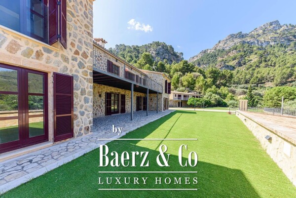 photo 10 Impressive Mansion with guest house, pool and sea views in Estellencs