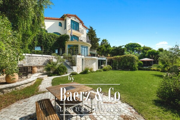 photo 2 Beautiful villa with panoramic sea view over the bay of Saint Jean Cap Ferrat