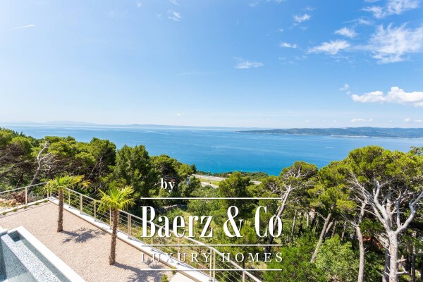 photo 2 Brela, an imposing villa with a panoramic view