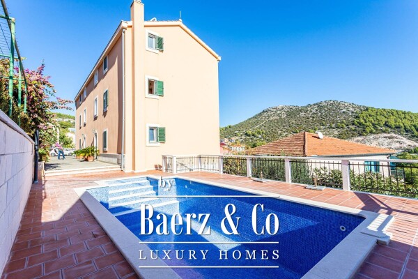 photo 1 Marina, house with 6 apartments with a beautiful view of the sea