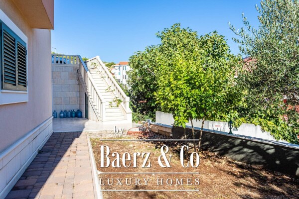 photo 8 Marina, house with 6 apartments with a beautiful view of the sea