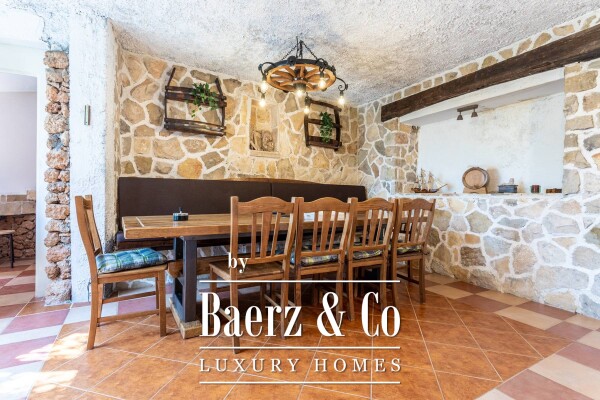 photo 12 Split, Jesenice, Beautiful authentic villa with a sea view