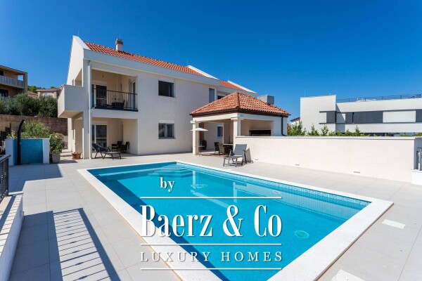 photo 2 Šolta, Stomorska, villa with a pool, net floor area 260 m²