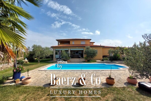 photo 1 Galižana, house with a beautiful garden and swimming pool