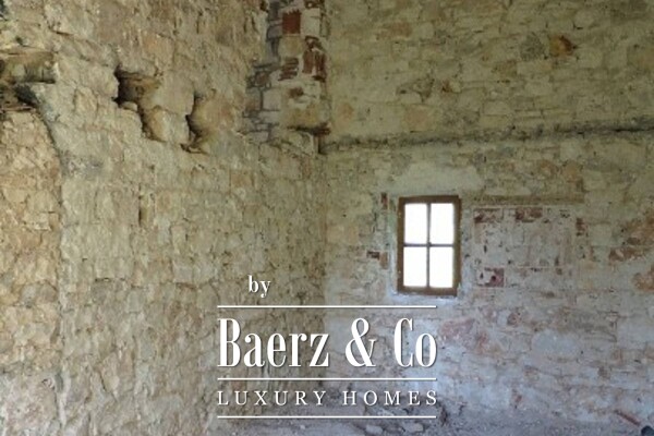 photo 7 Rovinj, impressive stone house on land plot 138.800 m²