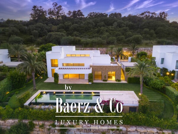 photo 1 Villa - Estepona West - Casares - Ref: 8332