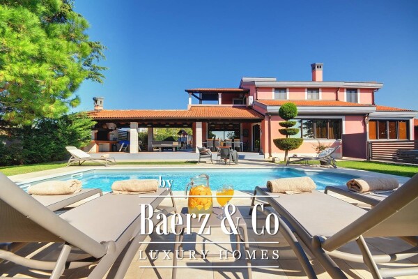 photo 2 Pula, Veli Vrh - beautiful luxurious and modern house 347 m2 with a pool of 27 m2