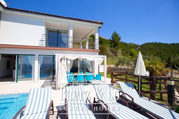 photo 3 Split, Podstrana two villas with swimming pools and sea views