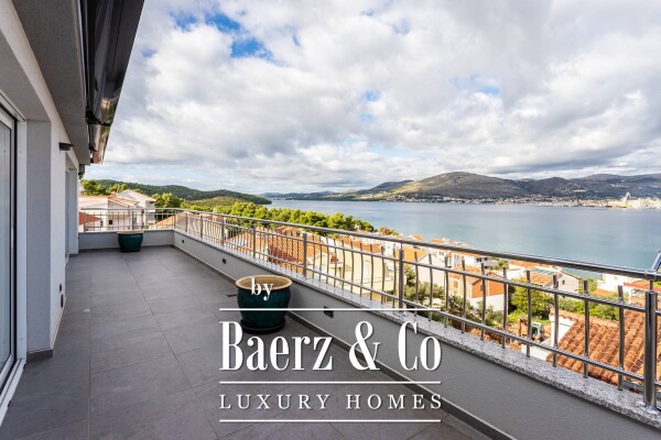 photo 2 Trogir, Okrug Gornji, beautiful villa with sea view