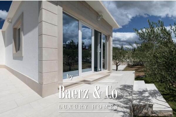 photo 8 Brač, Donji Humac, three charming buildings with a swimming pool on a plot of 1780 m²