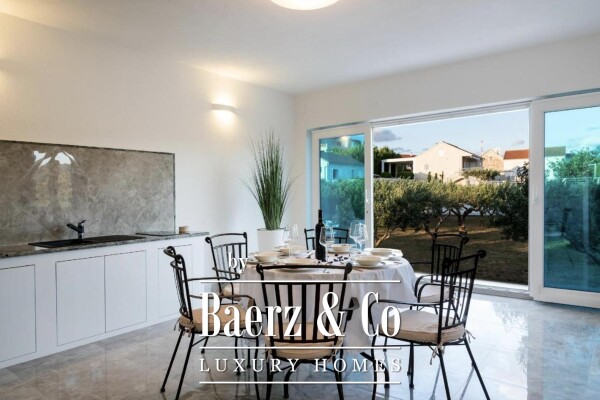 photo 9 Brač, Donji Humac, three charming buildings with a swimming pool on a plot of 1780 m²