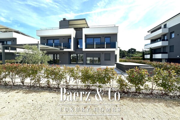 photo 2 Istria, Pomer: Exclusive Modern Villa 286 m² with Pool and Sea View, 400m from Coast