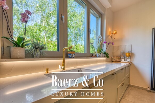 photo 10 Zagreb, Medveščak, luxurious four-room apartment 203.91 with a garden