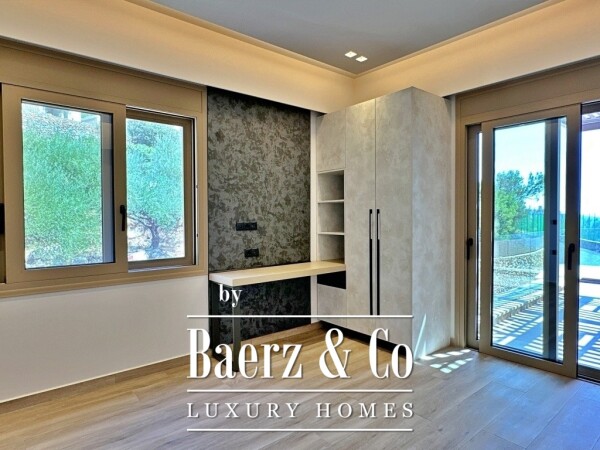 photo 25 (For Sale) Residential Villa || Messinia/Kalamata - 310 Sq.m, 5 Bedrooms, 2.150.000€