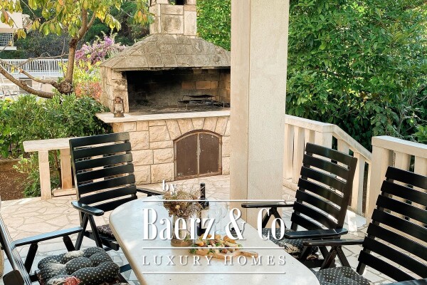 photo 7 Supetar, beautiful stone villa with 6 apartments near the sea