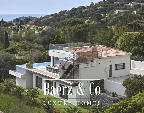 photo 5 Luxury - New contemporary villa in Cavalaire-sur-Mer