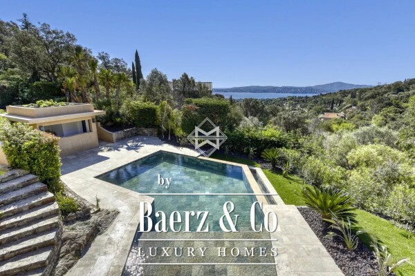 photo 2 Villa with sea view in a gated domain