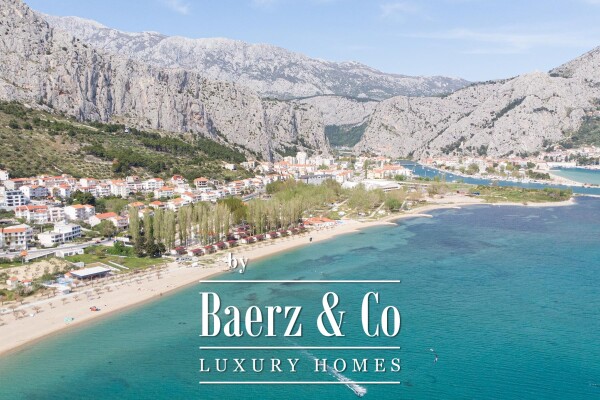photo 11 Omiš, elegant villa with three apartments and open sea view