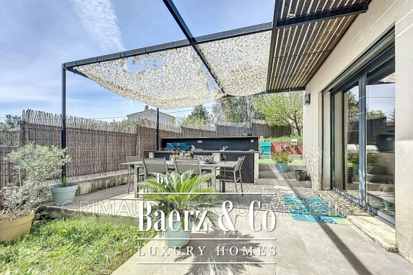 photo 4 Beautiful contemporary villa with pool and summer kitchen