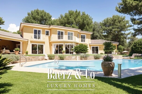 photo 18 ESTATE PROPERTY IN THE HEART OF A LANDSCAPED PARK