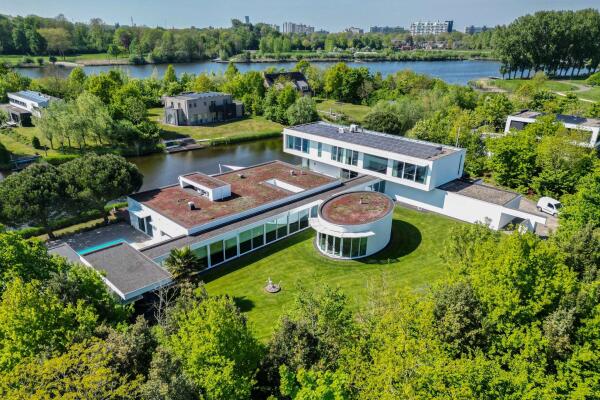 photo 6 Waterlelie 15