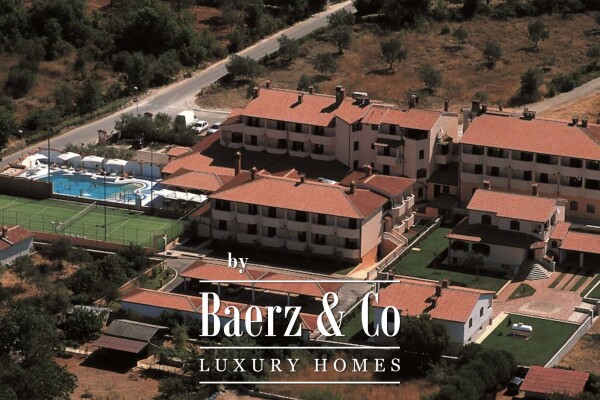 photo 1 Peroj, hotel with 54 rooms and 5 apartments, 1.2 km from the beach, view of the Brijuni Islands