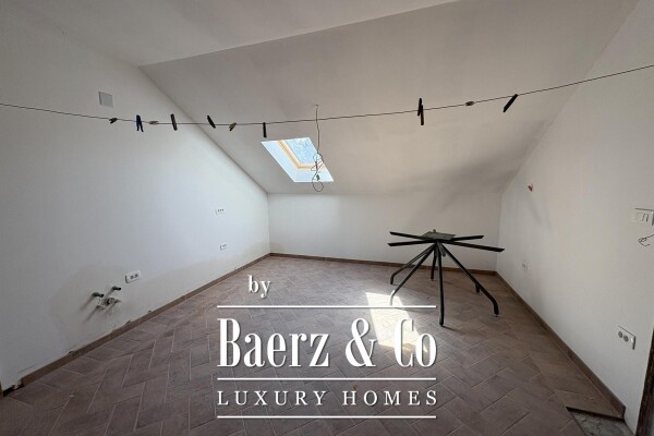 photo 14 Zlarin, spacious house with apartments under renovation, 1200 m²