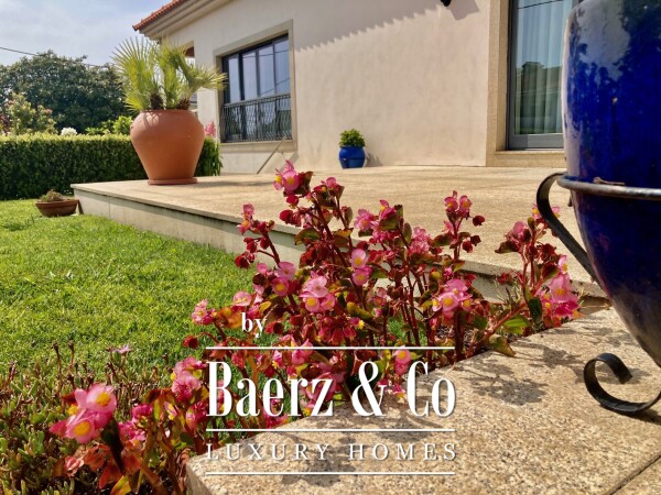 photo 2 Exclusive 6 bedroom villa in Miramar