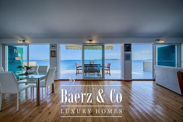 photo 2 Vis first row by the sea modern house 275 m² net floor area on a 584 m² plot