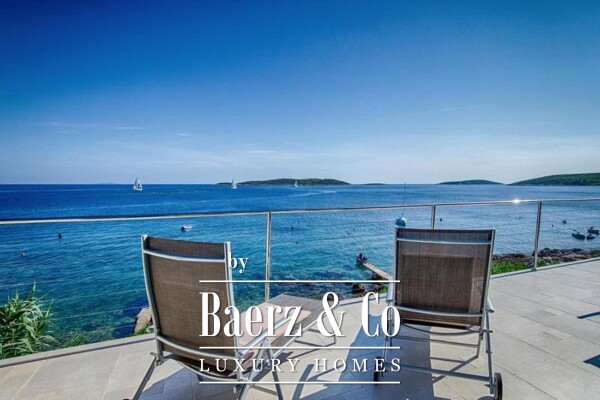 photo 3 Vis first row by the sea modern house 275 m² net floor area on a 584 m² plot