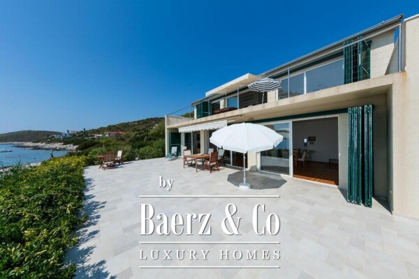 photo 4 Vis first row by the sea modern house 275 m² net floor area on a 584 m² plot