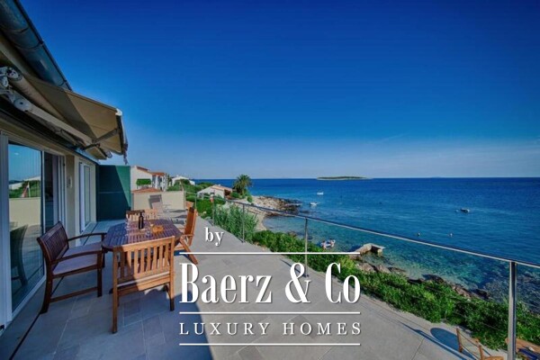 photo 9 Vis first row by the sea modern house 275 m² net floor area on a 584 m² plot