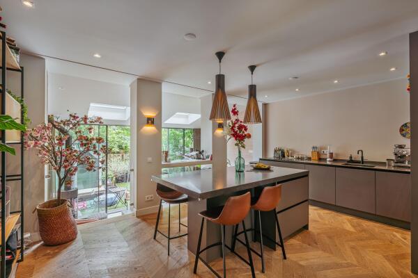 Video Warmondstraat 85 H