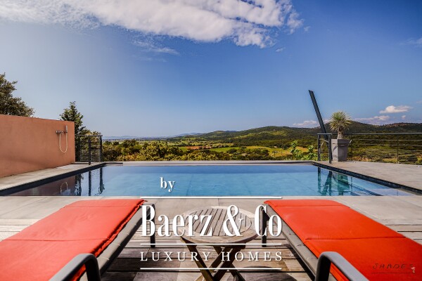 photo 13 Renovated 7-room villa with sea and vineyard views, featuring a swimming pool, gym, hammam, cinema room and garage.