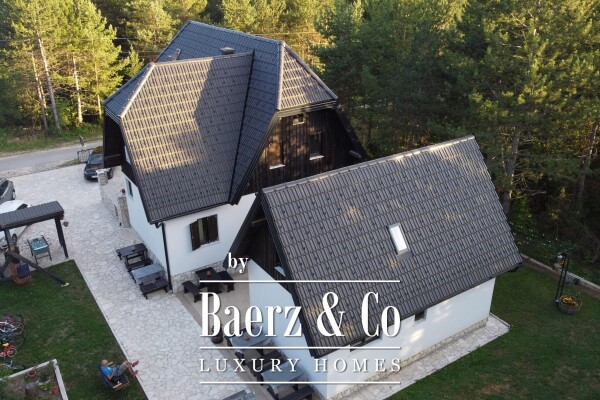 photo 2 Plitvice lakes, Korenica, two houses 470 m²