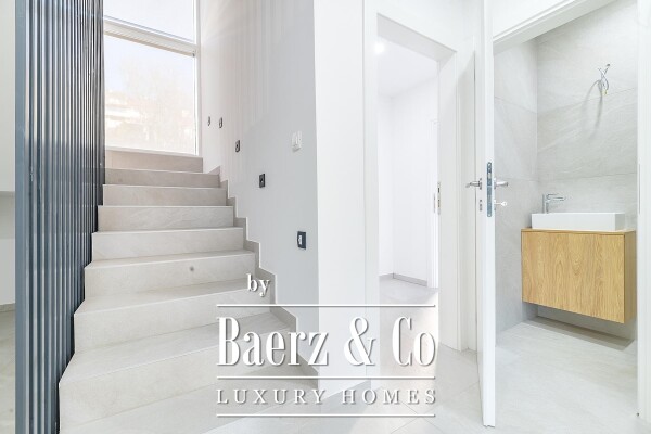 photo 4 Zagreb, Mlinovi, luxurious four-room apartment 152 m² in a duplex house with a garage