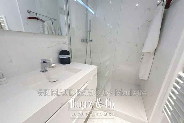 photo 10 64m² apartment with two bedrooms and two shower rooms.