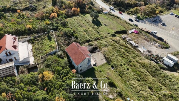 photo 4 House with a Plot in a Premium Location for Renovation