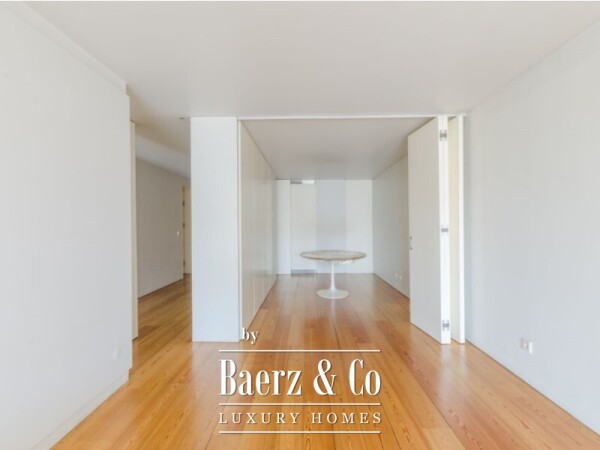 photo 11 One Bedroom apartments plus 1 on Av. July 24 in a building with signature of Arq. Aires Mateus