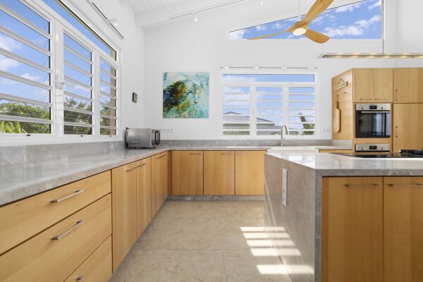 photo 10 Crown West 239