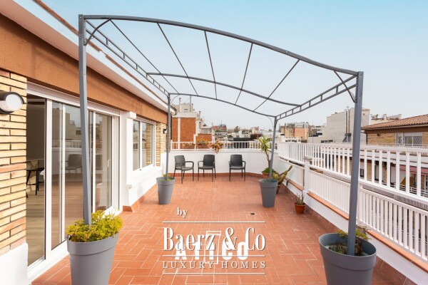 photo 1 Penthouse for sale in Gràcia
