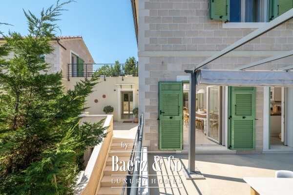 photo 15 Hvar, Vrboska, beautiful stone villa near the sea