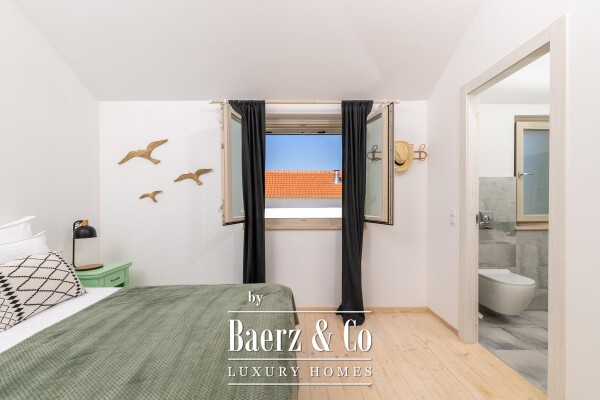 photo 23 Hvar, Vrboska, beautiful stone villa near the sea