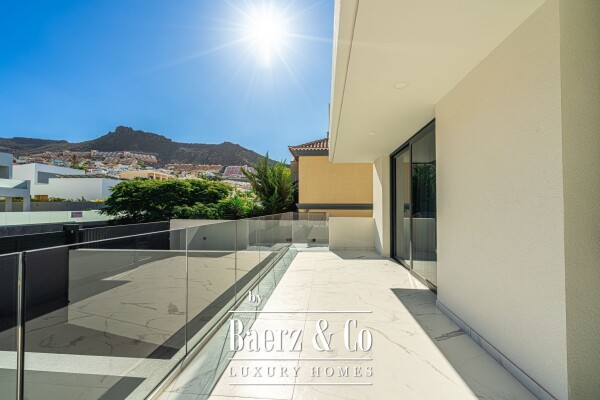 photo 36 Beautiful move in ready villa in residential area Tenerife south