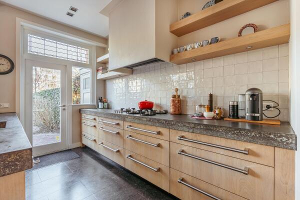 photo 15 Diepenbrockstraat 18