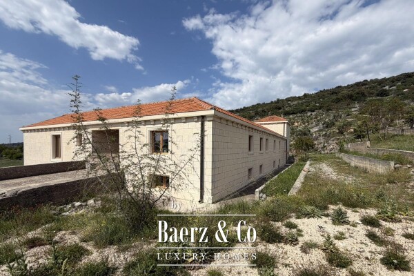photo 11 Brač, Nerežišća, a stone villa on a spacious plot of 28,122 m².