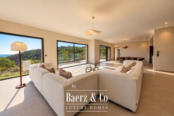 photo 8 Grimaud — Sea-View Luxury Villa with Five Bedrooms and Pool